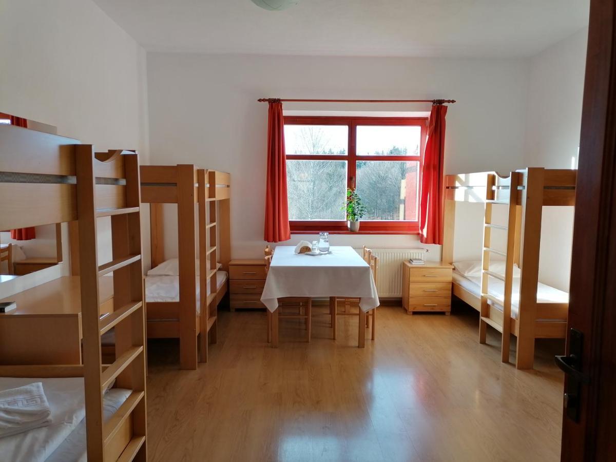 Erzsebet Szallo Izvoare  Luaran gambar